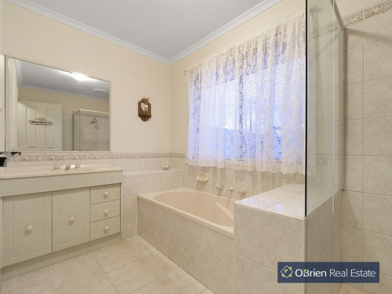 13 Buttonwood Court, Narre Warren South VIC 3805