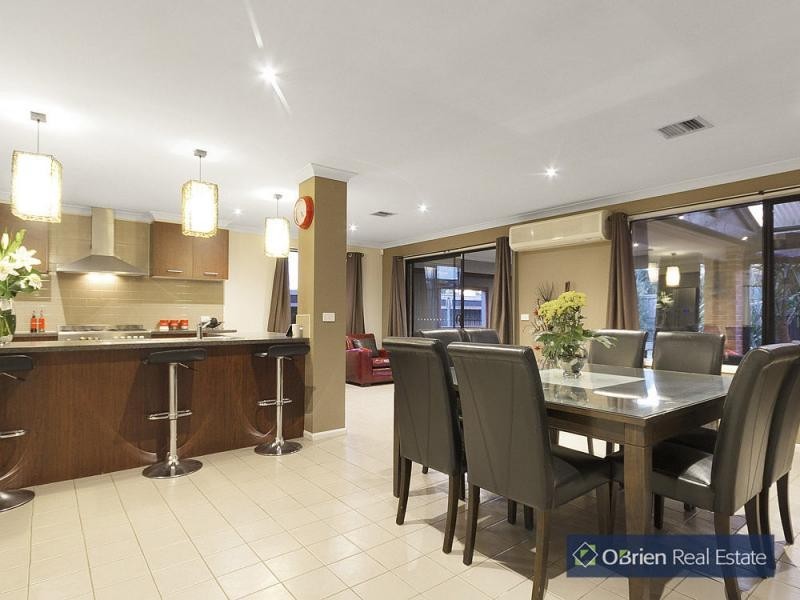 31 Melington Drive, Lyndhurst VIC 3975