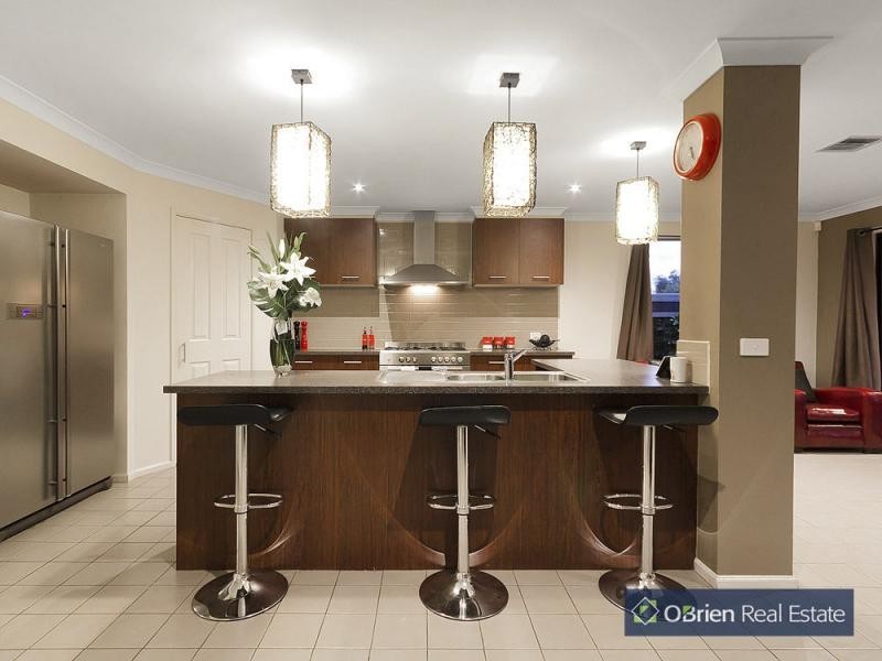 31 Melington Drive, Lyndhurst VIC 3975