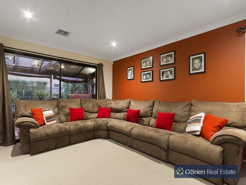 31 Melington Drive, Lyndhurst VIC 3975
