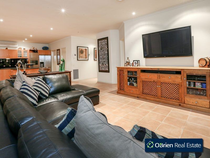 1 Hibberd Court, Berwick VIC 3806