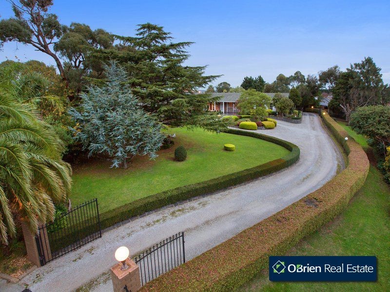 10 Dunnell Rise, Berwick VIC 3806