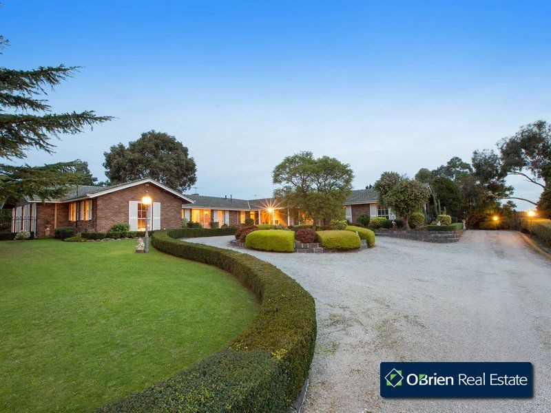 10 Dunnell Rise, Berwick VIC 3806