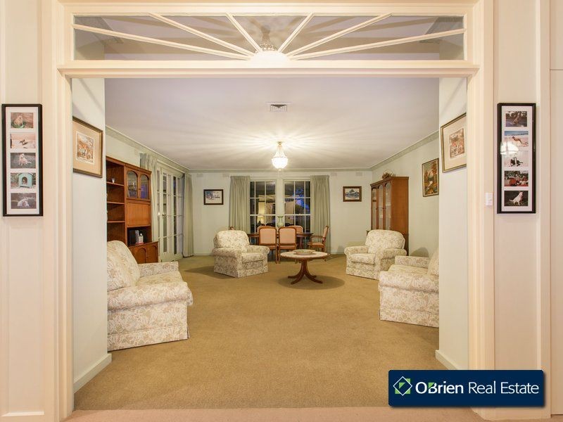 10 Dunnell Rise, Berwick VIC 3806