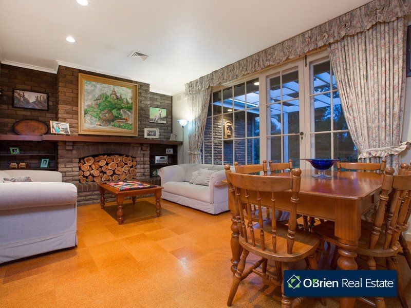 10 Dunnell Rise, Berwick VIC 3806