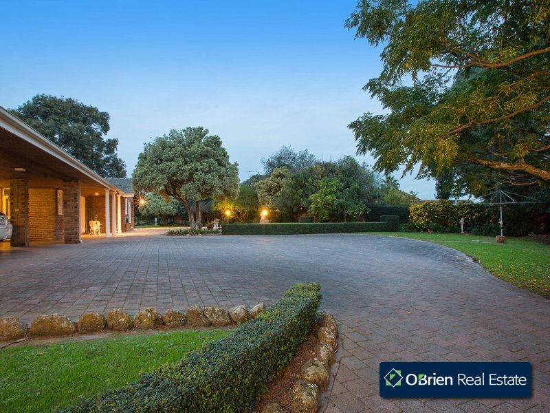 10 Dunnell Rise, Berwick VIC 3806