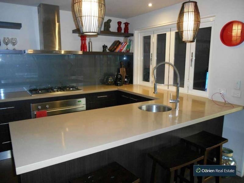 6 Meditate Lane, Cranbourne North VIC 3977