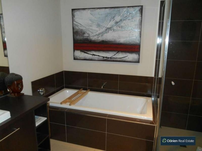 6 Meditate Lane, Cranbourne North VIC 3977