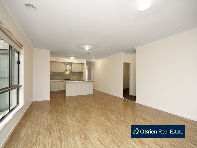 13 Ivy Leaf Road, Pakenham VIC 3810