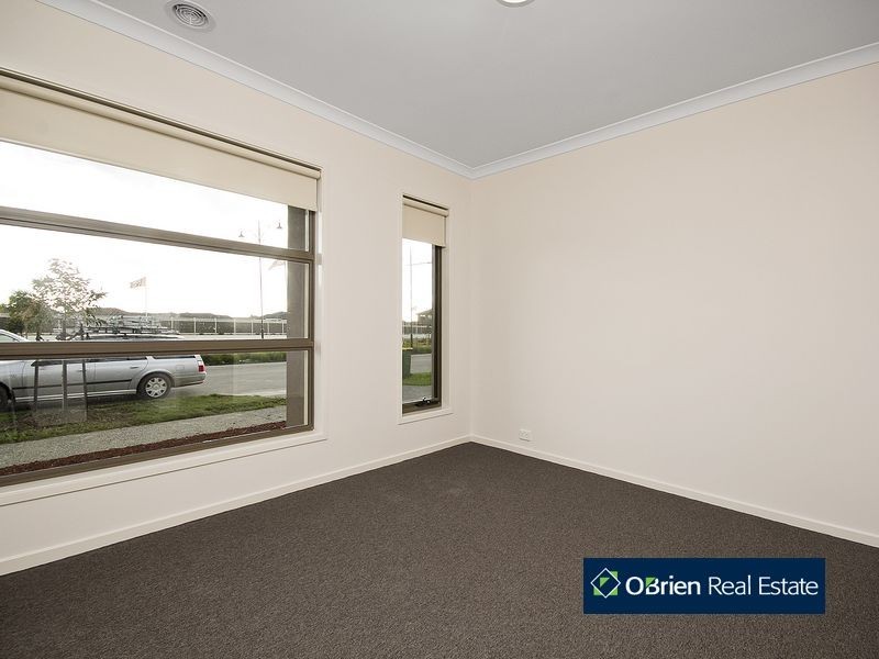 13 Ivy Leaf Road, Pakenham VIC 3810