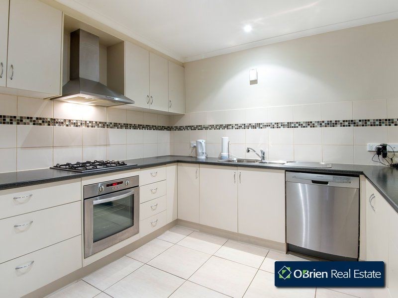 5 Reynard Place, Cranbourne East VIC 3977