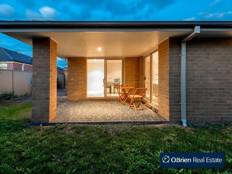 5 Reynard Place, Cranbourne East VIC 3977