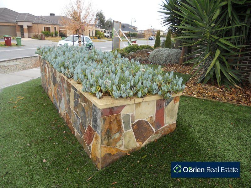 28 Wurundjeri Boulevard, Berwick VIC 3806