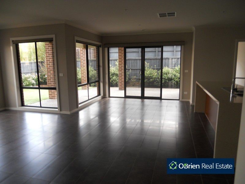 28 Wurundjeri Boulevard, Berwick VIC 3806