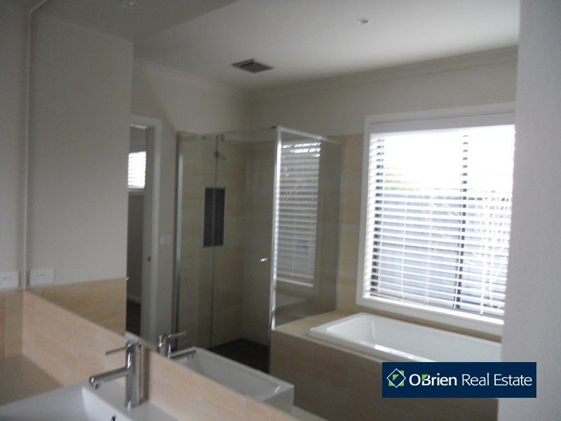 28 Wurundjeri Boulevard, Berwick VIC 3806