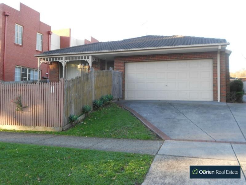 1/11 Reserve Street, Berwick VIC 3806