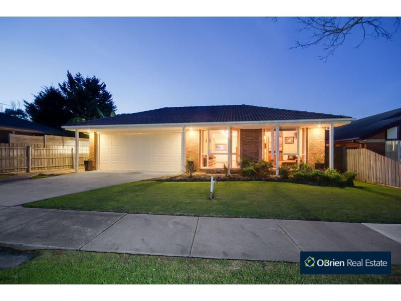 33 Strathaird Drive, Narre Warren South VIC 3805