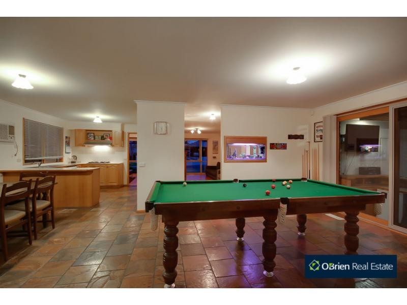 33 Strathaird Drive, Narre Warren South VIC 3805