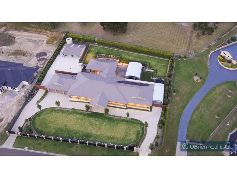 24 Aranmore Crescent, Narre Warren North VIC 3804