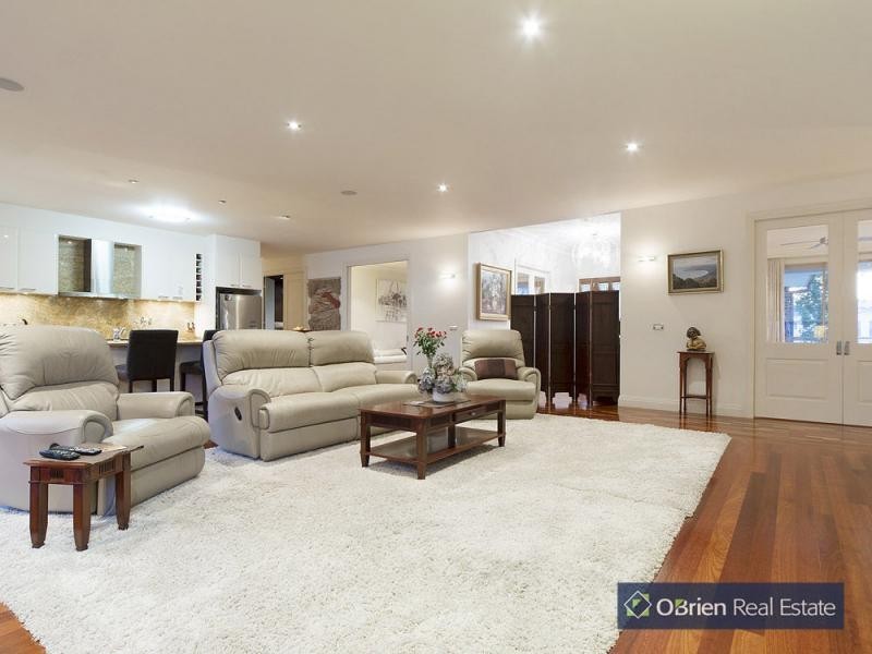 24 Aranmore Crescent, Narre Warren North VIC 3804