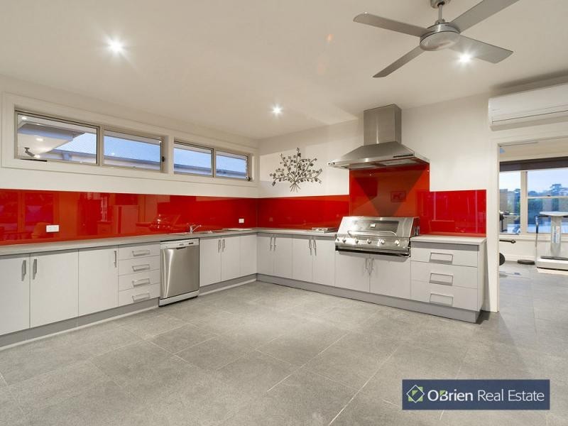 24 Aranmore Crescent, Narre Warren North VIC 3804