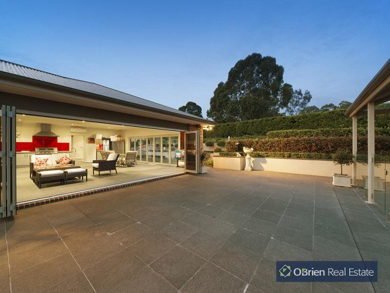 24 Aranmore Crescent, Narre Warren North VIC 3804