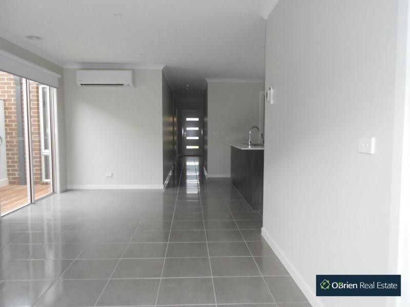 L359 Artfield Street, Cranbourne East VIC 3977