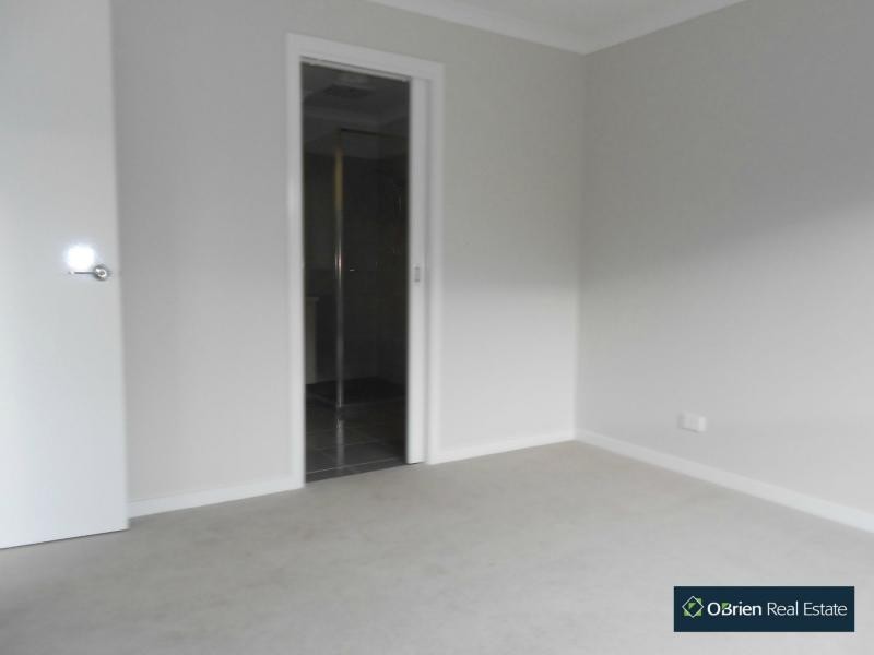 L359 Artfield Street, Cranbourne East VIC 3977