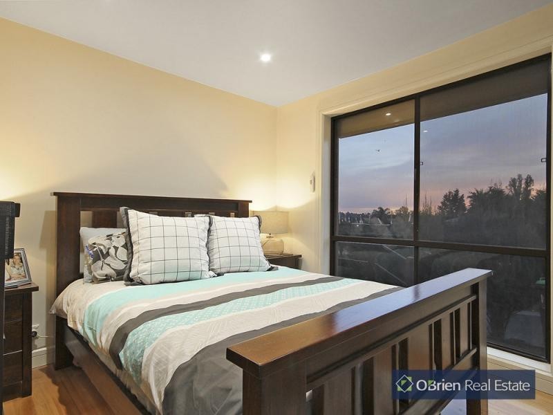 14 Peebles Street, Endeavour Hills VIC 3802