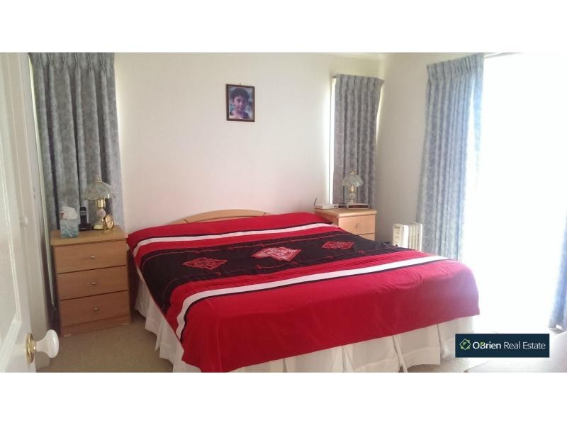 2 Tralee Circuit, Narre Warren VIC 3805