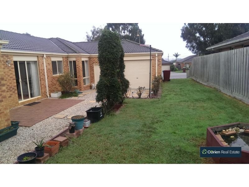 2 Tralee Circuit, Narre Warren VIC 3805