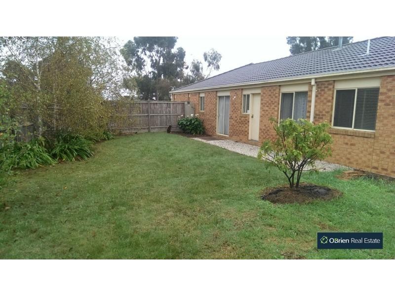 2 Tralee Circuit, Narre Warren VIC 3805