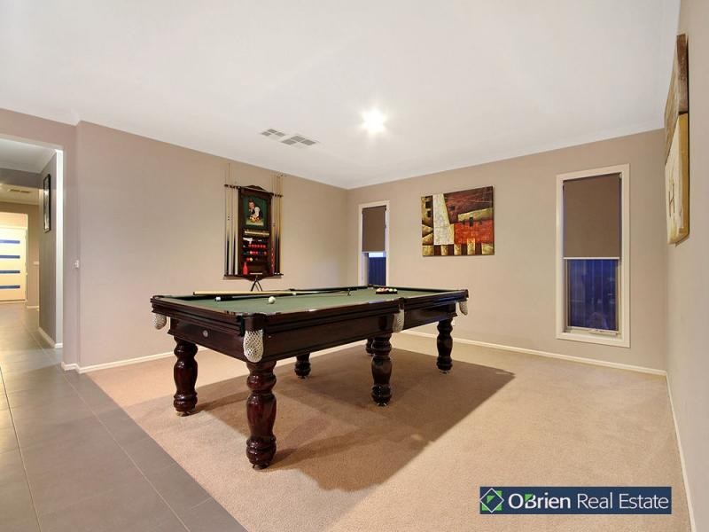 54 Everly Circuit, Pakenham VIC 3810