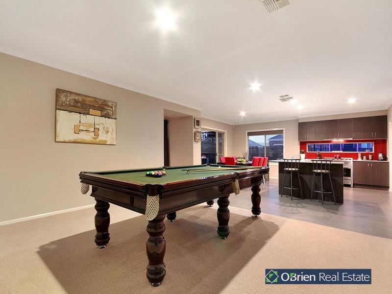 54 Everly Circuit, Pakenham VIC 3810