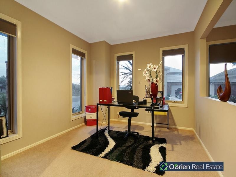 54 Everly Circuit, Pakenham VIC 3810