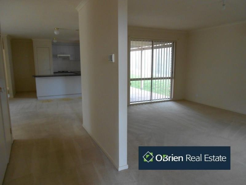 4 Prime Court, Berwick VIC 3806