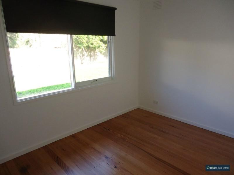 4 Bemersyde Drive, Berwick VIC 3806