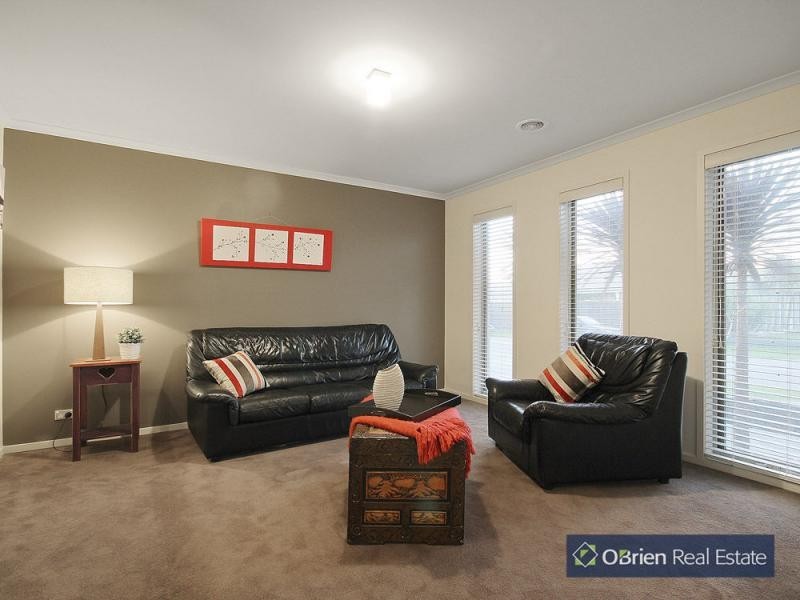 11 Ebony Street, Cranbourne VIC 3977