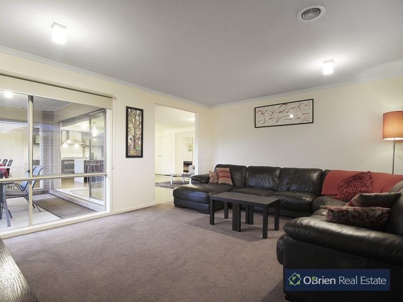11 Ebony Street, Cranbourne VIC 3977