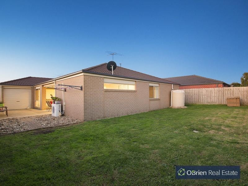 11 Ebony Street, Cranbourne VIC 3977