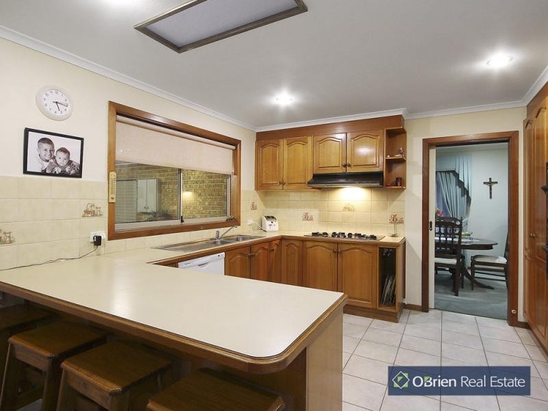 79 Thomas Mitchell Drive, Endeavour Hills VIC 3802