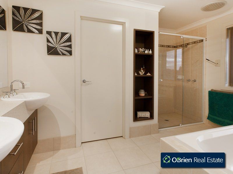 15 Saul Avenue, Berwick VIC 3806