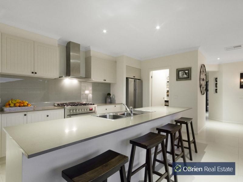 32 Noremac Grove, Lyndhurst VIC 3975