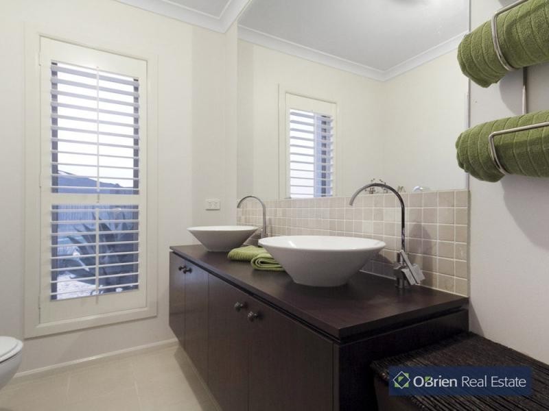 32 Noremac Grove, Lyndhurst VIC 3975