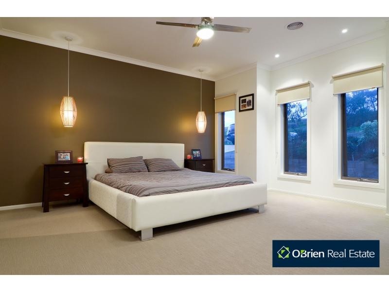 11 Lansell Avenue, Officer VIC 3809