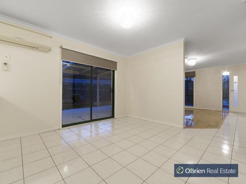 9 Ashton Rise, Narre Warren South VIC 3805