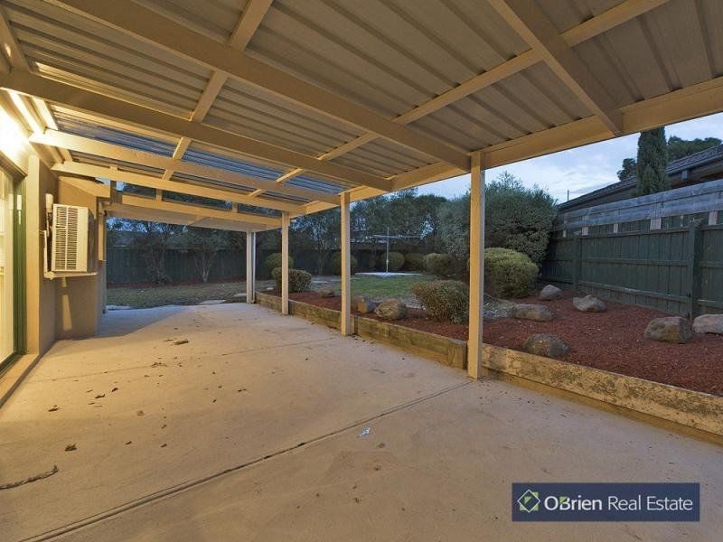 9 Ashton Rise, Narre Warren South VIC 3805