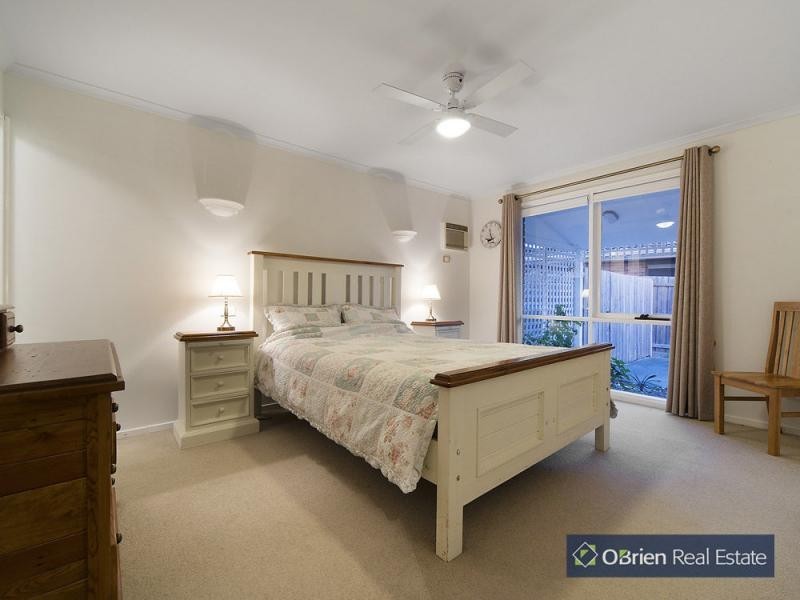 4 Sturrock Court, Berwick VIC 3806