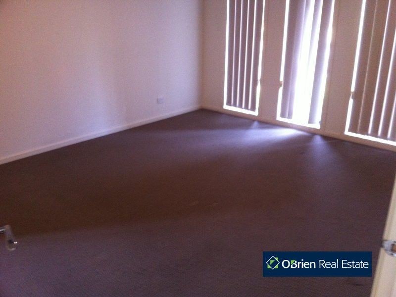 35 Sarton Link, Pakenham VIC 3810