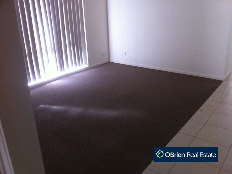 35 Sarton Link, Pakenham VIC 3810